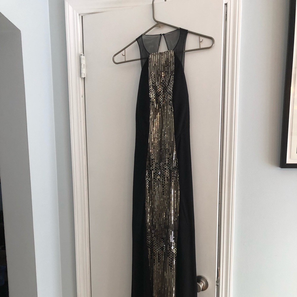 Cache formal dress